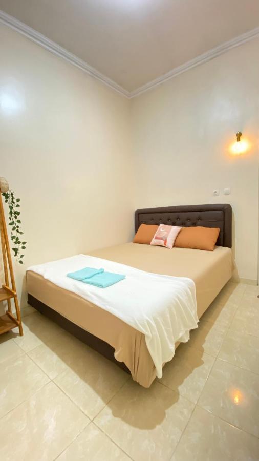 Et Malio Stay & Travel Malioboro Pusat Kota Γιογκιακάρτα Εξωτερικό φωτογραφία