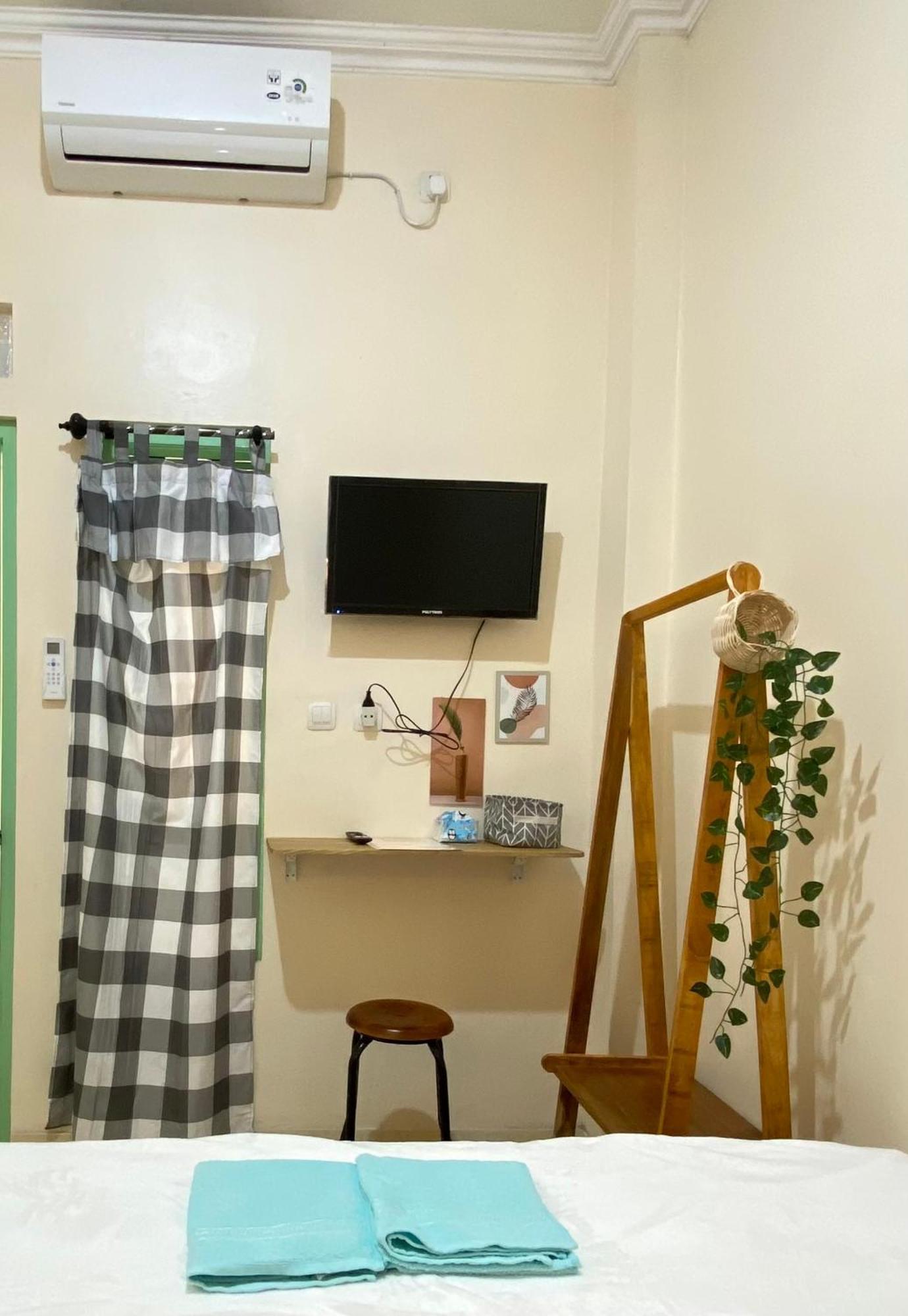 Et Malio Stay & Travel Malioboro Pusat Kota Γιογκιακάρτα Εξωτερικό φωτογραφία